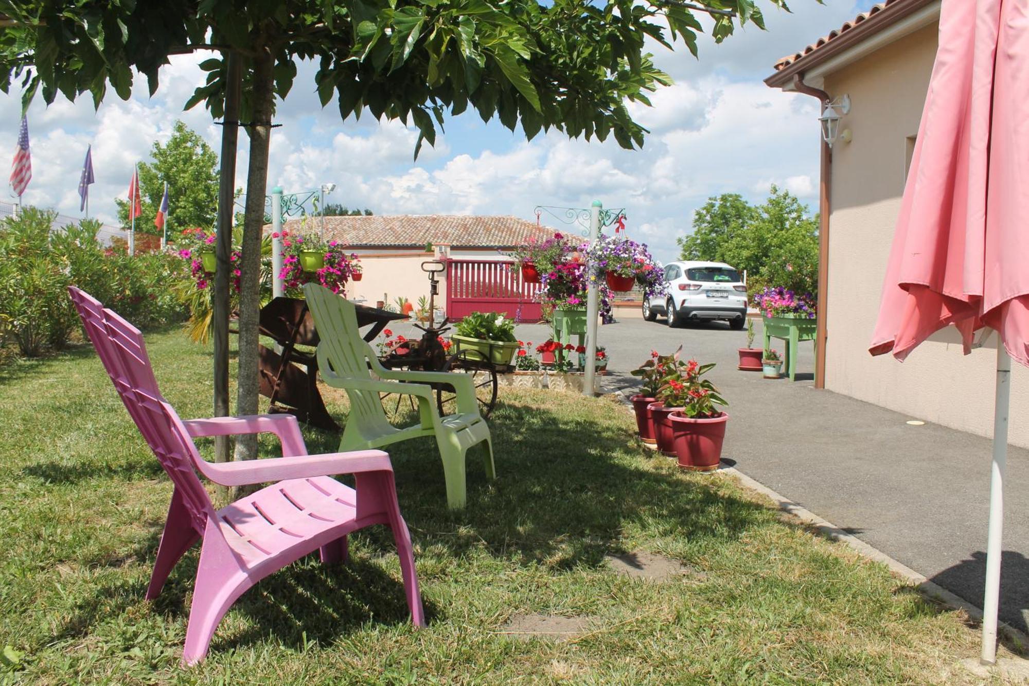 B&B La Garona Saint-Nicolas-de-la-Grave Экстерьер фото